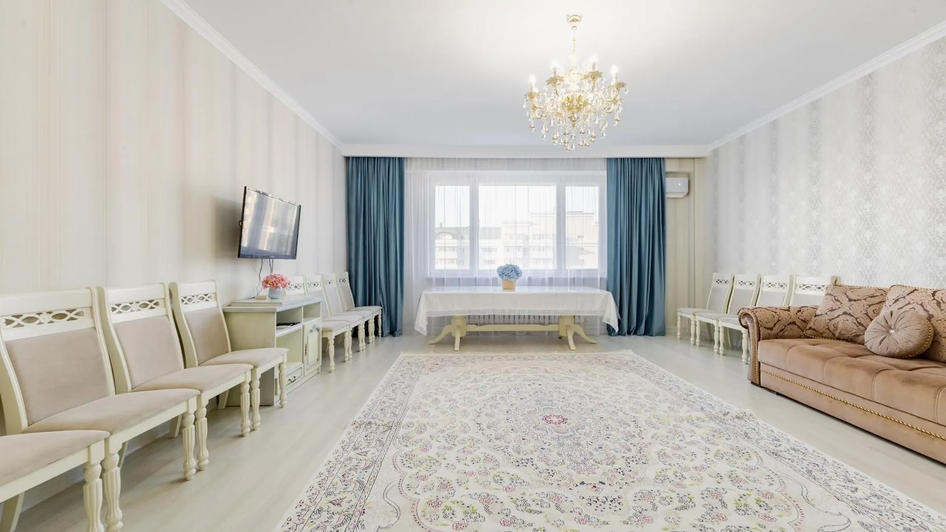 Luxury 3 Bed Room Apartment Near Baiterek Астана Казахстан