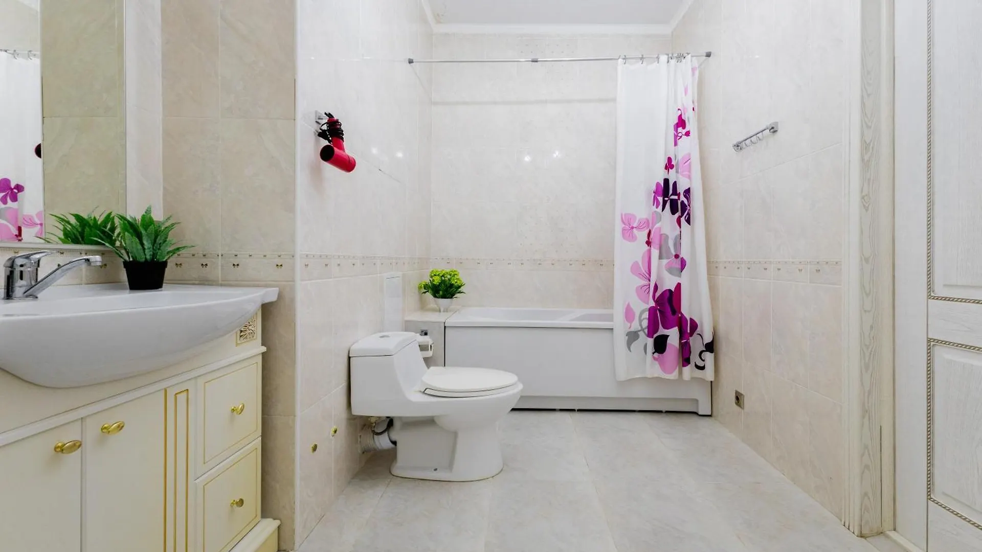 Luxury 3 Bed Room Apartment Near Baiterek Астана 0*,  Казахстан